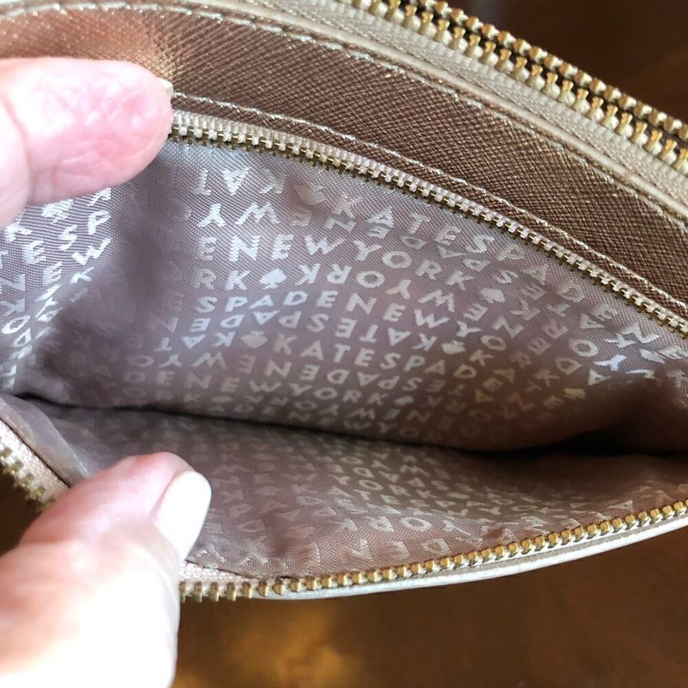 KATE SPADE ♠️ - 🎉HP🎉 EUC Rose Gold Metallic Leather Laurel Way Tinie Wristlet - Picture 6 of 16